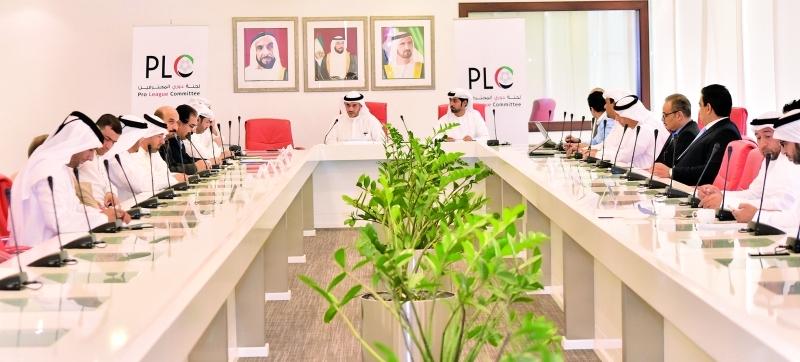 "■ وليد الحوسني يترأس اجتماع لجنة المحترفين والمديرين التنفيذيين | البيان"