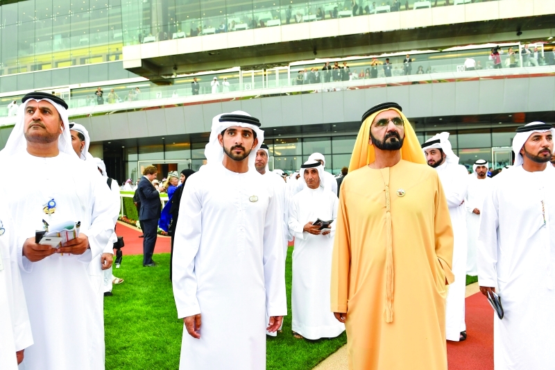 "محمد بن راشد يتابع سباق كأس دبي العالمي بحضور حمدان وأحمد بن محمد وسعيد بن مكتوم وسعيد الطاير والسبوسي | تصوير: سيف محمد"