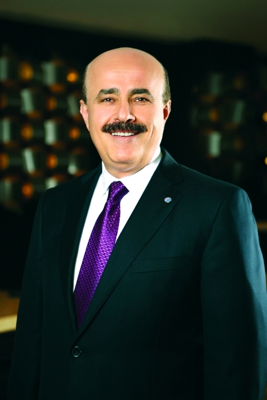 "■ حسين هاشم"