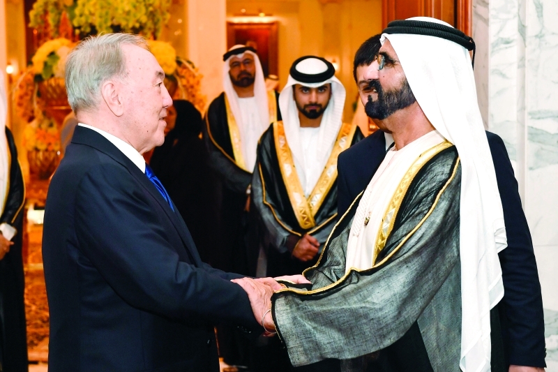 "■ محمد بن راشد مرحباً برئيس كازاخستان بحضور منصور بن محمد ولبنى القاسمي ومحمد القرقاوي"