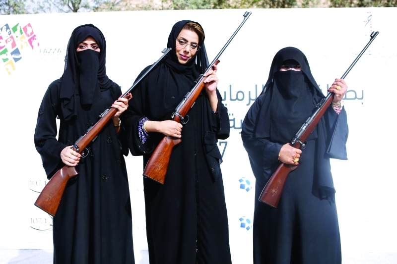 "■ عفراء وفاخرة و ثريا على منصة تتويج السيدات | تصوير سالم خميس"