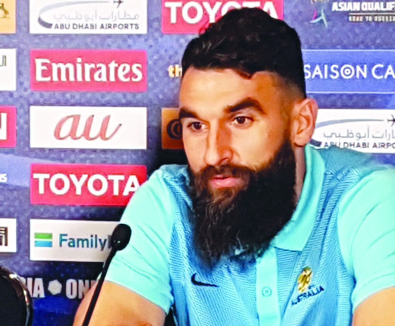 "■ ميلي جيدينيك يتحدث في المؤتمر الصحافي | البيان"