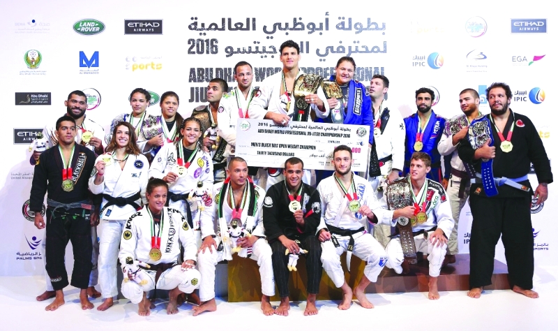 "■ نخبة اللاعبين واللاعبات يشاركون في بطولة أبوظبي | البيان"
