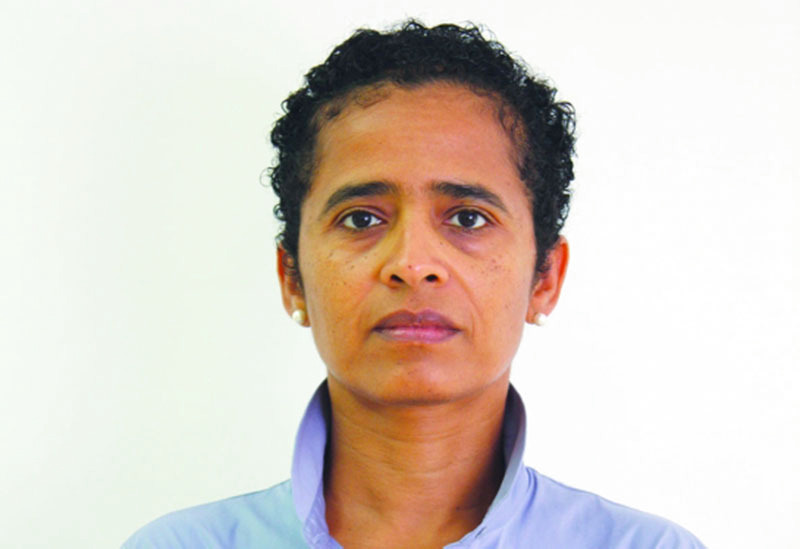 "عائشة جمعة"