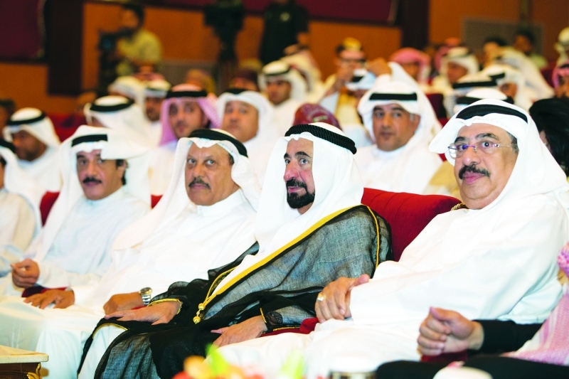 "■ حاكم الشارقة يتقدم الحضور خلال الحفل الختامي  |  وام"