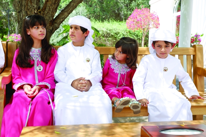 "أنجال منصور بن زايد خلال اللقاء"