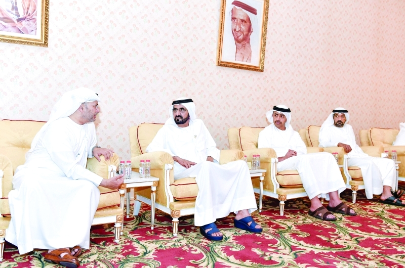 "نائب رئيس الدولة خلال اللقاء بحضور عبدالله بن زايد وأحمد بن سعيد وأنور قرقاش"