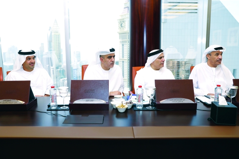"■ عصام الحميدان وحسين لوتاه ومطر الطاير وهلال المري"