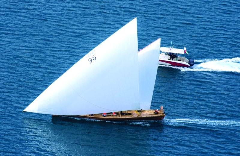 "■ من سباقات المحامل الشراعية في أبوظبي | البيان"