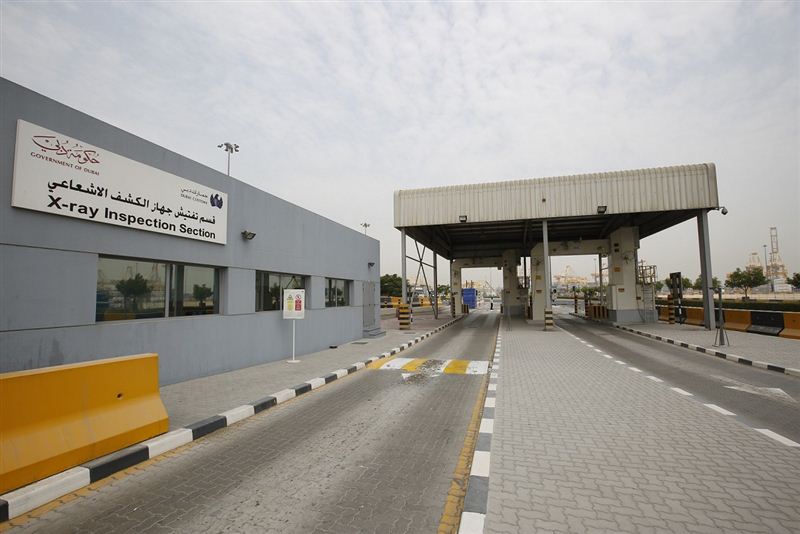 مركز جمارك جبل علي يعتمد الأجهزة المبتكرة في التخليص