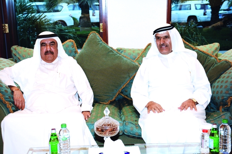 "■ سموه خلال تقديمه واجب العزاء | وام"