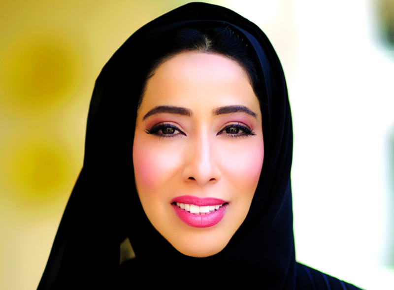 "منى المري"