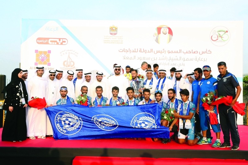 "■ راشد بن سعود أثناء احتفال النصر باللقب | البيان"