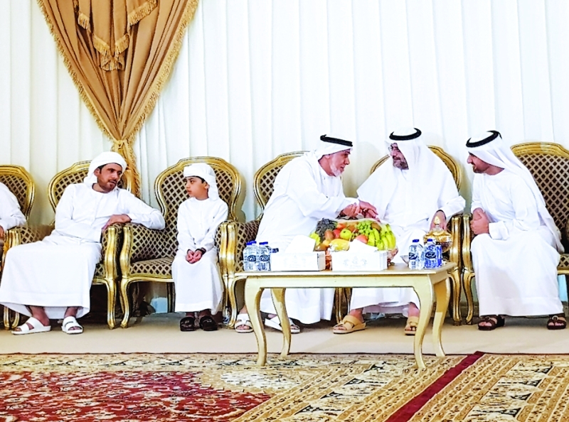 "سلطان بن محمد بن سلطان وعبدالله بن سالم يعزيان أسرة الشهيد | وام"