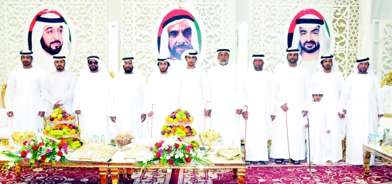 "محمد حمد بن ركاض والعريسان وعدد من المدعوين"