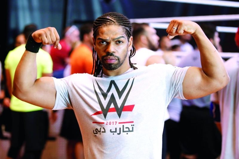 العرب أمام اختبار «WWE»