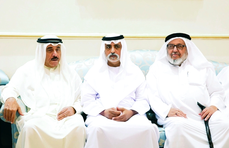 "■ نهيان بن مبارك أثناء العزاء"