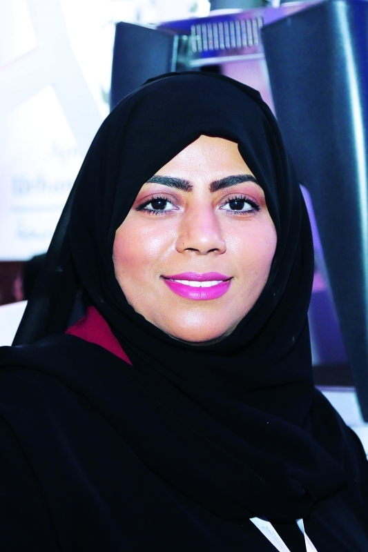 "عائشة الشحي"
