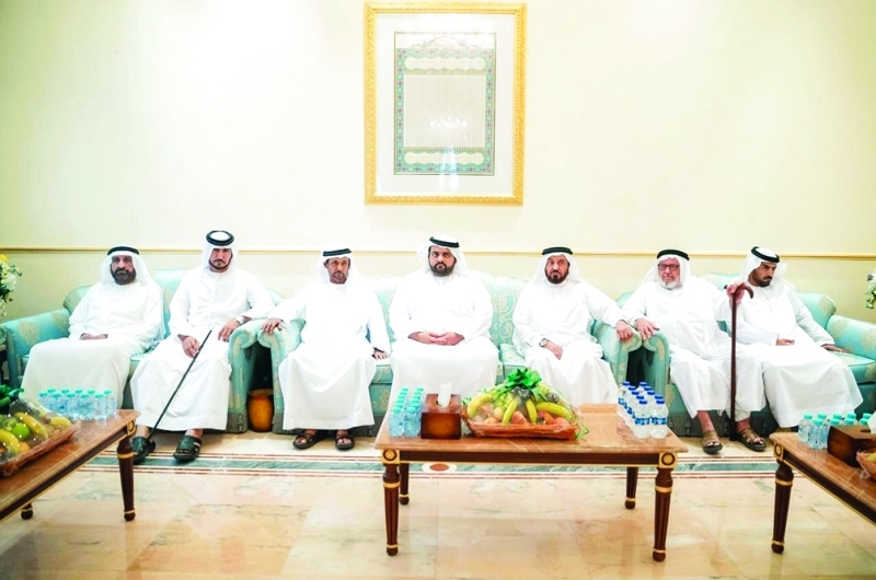 "ولي عهد الفجيرة في مجلس العزاء"