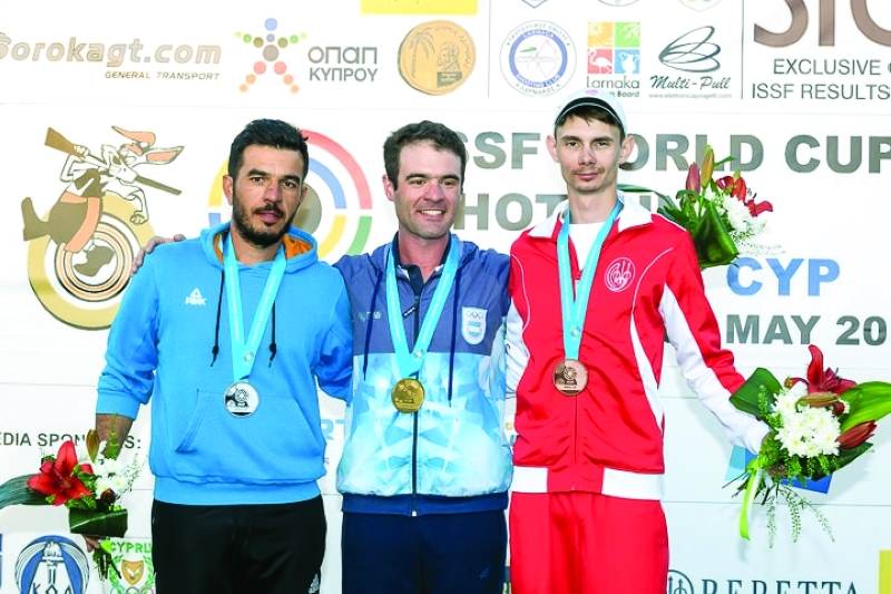 "■ أبطال «الاسكيت» على منصة التتويج | البيان"
