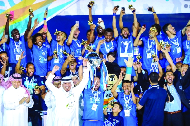 "■ الهلال يتوج رسمياً بفوز كاسح على النصر | البيان"
