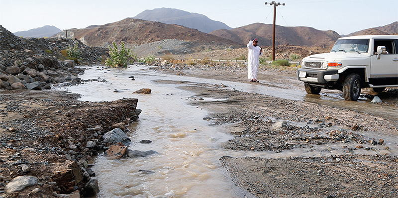 "الأمطار جذبت المواطنين للخروج والاستمتاع بالأجواء | تصوير: زيشان أحمد"