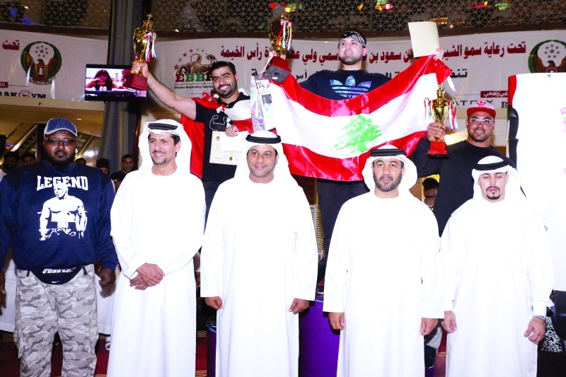 "■ تتويج الفائزين بالمراكز الأولى في البطولة | البيان"