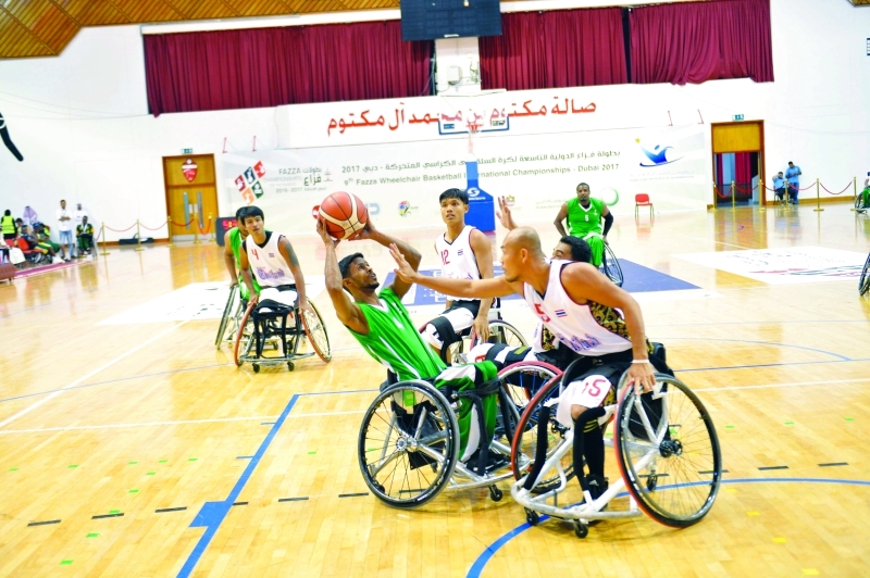 "■ جانب من مباراة السعودية وتايلاند | البيان"