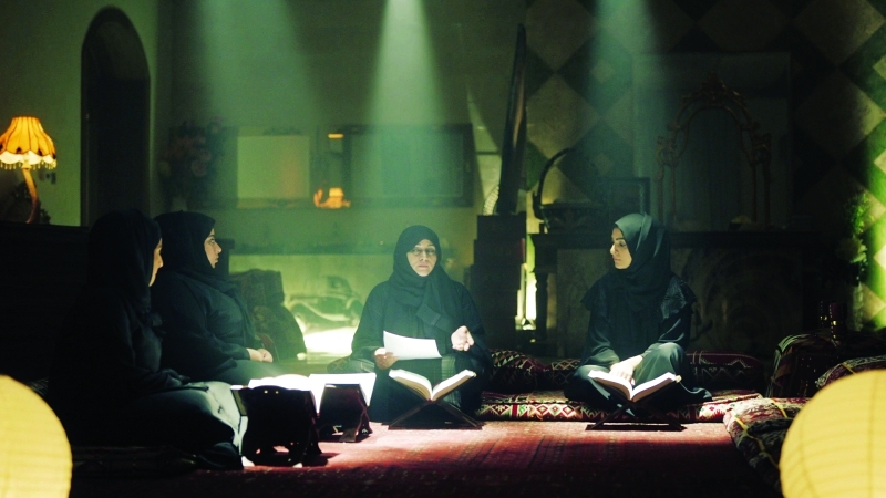 "مشهد من وثائقي دهاليز الظلام"