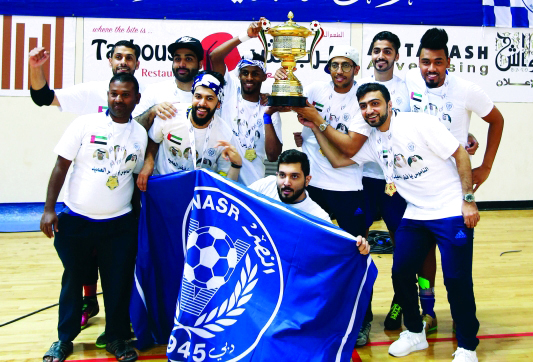 "■ فرحة جمهور النصر مع اللاعبين"