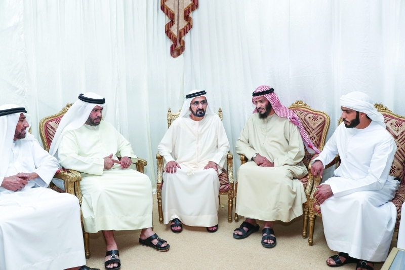 "نائب رئيس الدولة خلال العزاء"