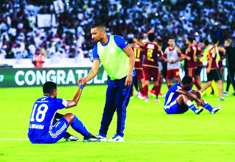 "■ حزن لاعبي النصر بعد وداع البطولة | تصوير ـ سيف الكعبي"
