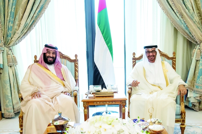 "■ محمد بن زايد خلال استقباله محمد بن سلمان | تصوير: حمد الكعبي"