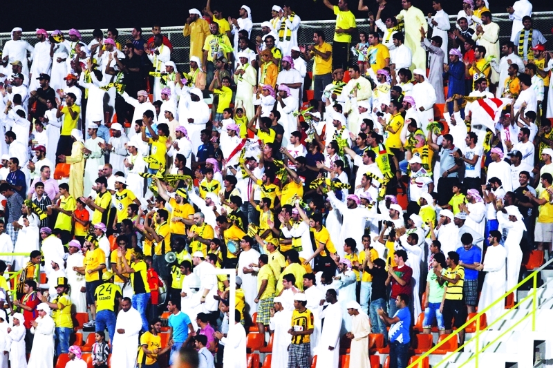"■ جمهور الإمبراطور يساند الفرسان | البيان"