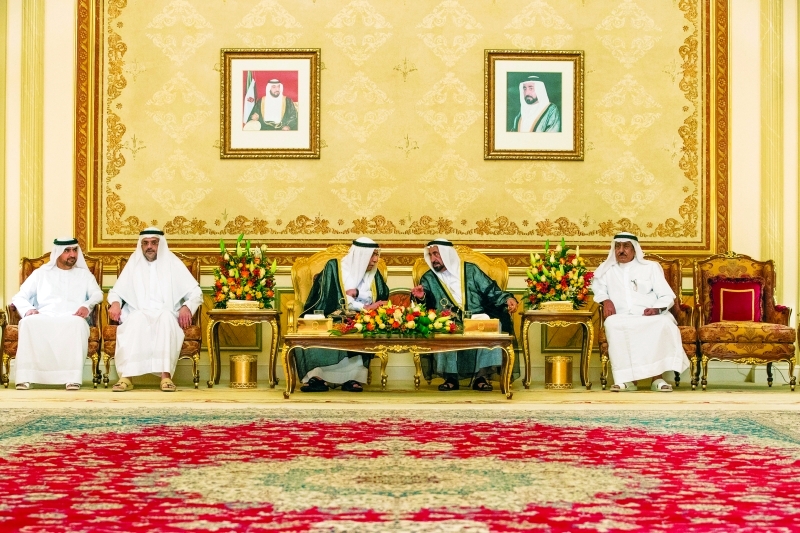 "حاكم الشارقة وسلطان بن محمد بن سلطان وعبد الله بن سالم خال الاستقبال | وام"