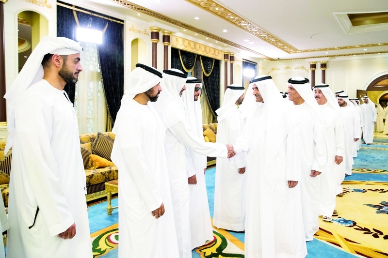 "حمد الشرقي وسعود المعلا وسعود بن صقر خلال تبادل التهاني بشهر رمضان"