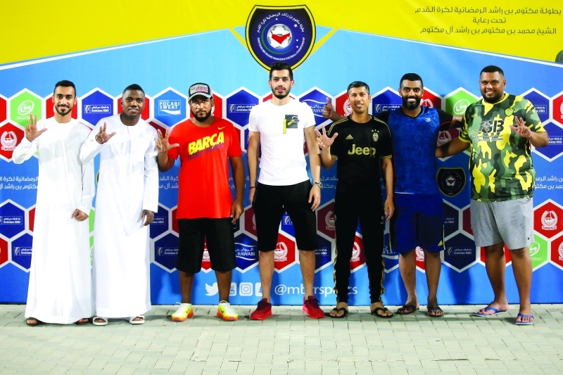 "■  نجوم الدوري الإماراتي يتابعون البطولة  |  البيان"