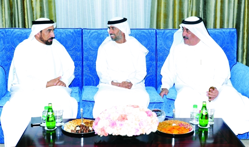 "■ سعود المعلا مستقبلاً سهيل المزروعي وسيف الشعفار"