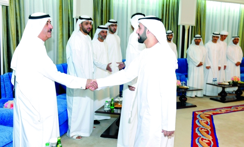 "■ سعود المعلا خلال الاستقبال بحضور راشد بن سعود"