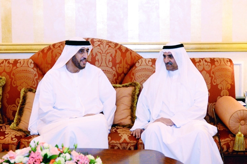 "■ حمد الشرقي مستقبلا عبدالله بن راشد"