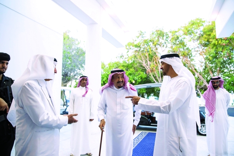 "■ خادم الحرمين مستقبلاً محمد بن زايد بحضور طحنون بن زايد"