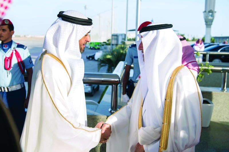 "■ محمد بن زايد لدى وصوله إلى الرياض وفي استقباله خالد الفيصل"