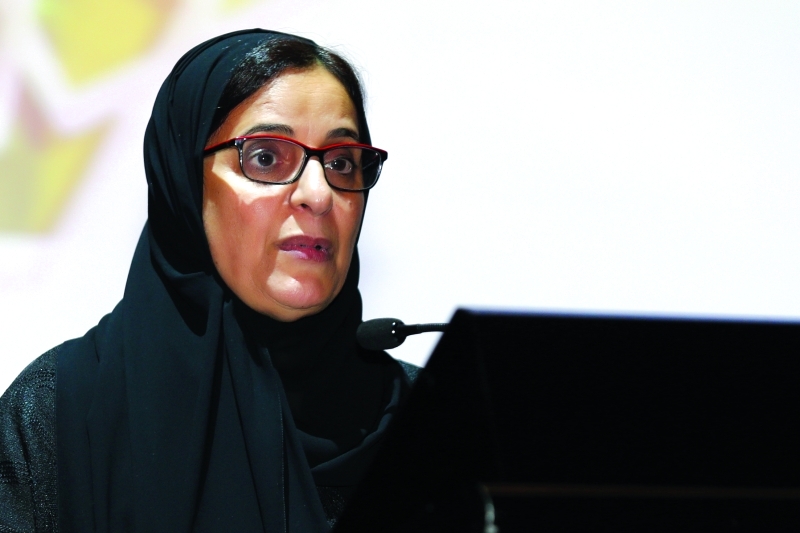 "■ لبنى القاسمي تلقي كلمتها"