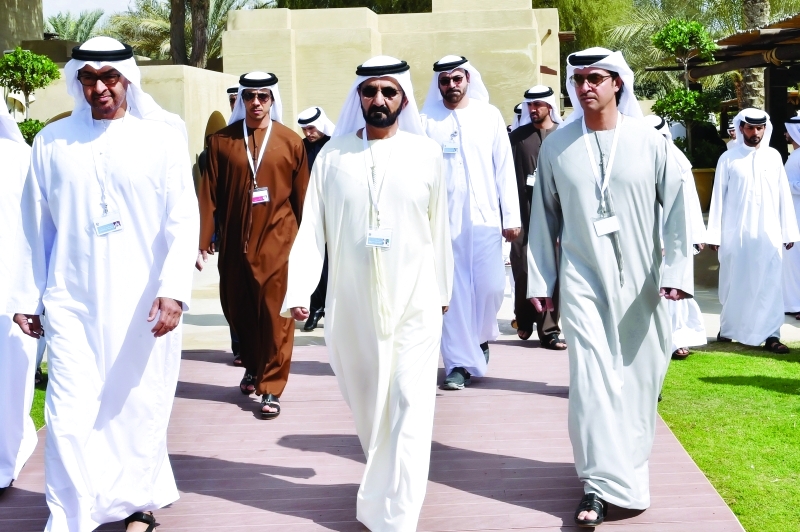 "محمد بن راشد ومحمد بن زايد وهزاع ومنصور بن زايد خلال خلوة ما بعد النفط بحضور محمد القرقاوي | أرشيفية"