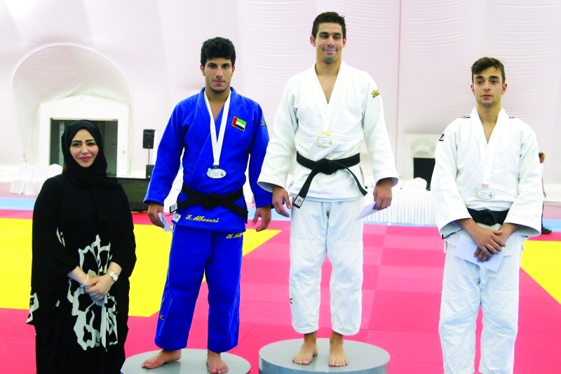 "■ الفائزون على منصة التتويج | البيان"
