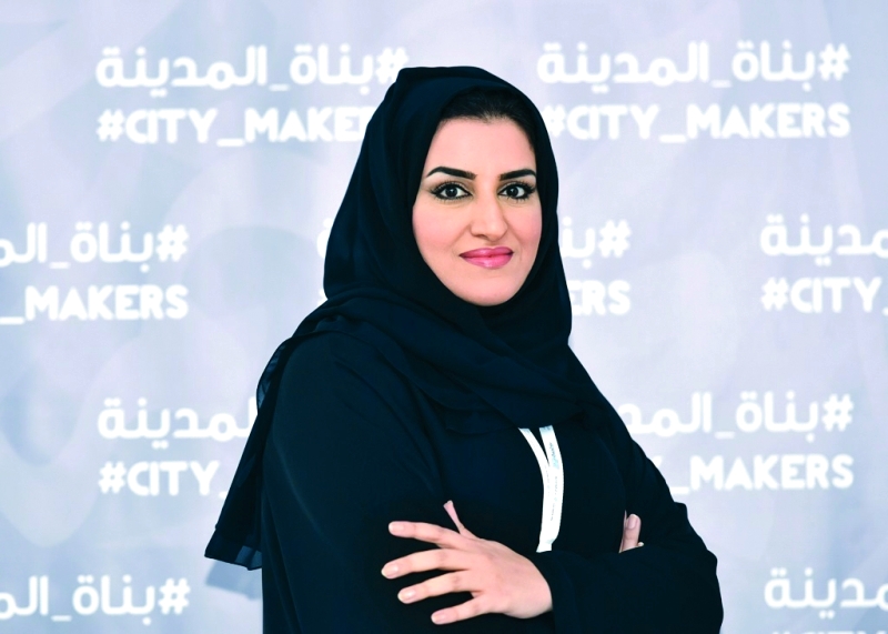 "إيمان السويدي: التحسين وفق المبادئ الرئيسة لنموذج دبي للخدمات الحكومية"