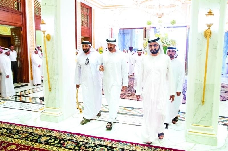 "■ محمد بن راشد خلال استقبال محمد بن زايد بحضور حمدان بن محمد  |  وام"