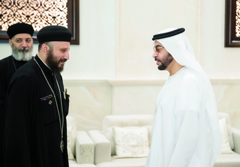 "■ حمدان بن زايد خلال الاستقبال"