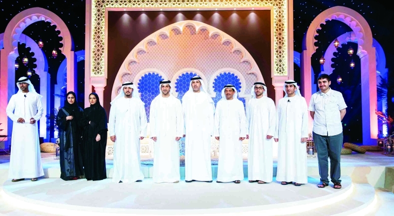 "■ سلطان بن أحمد القاسمي يتوسط عدداً من المتحدثين بمجلس وزارة الداخلية للشباب في الشارقة | من المصدر"