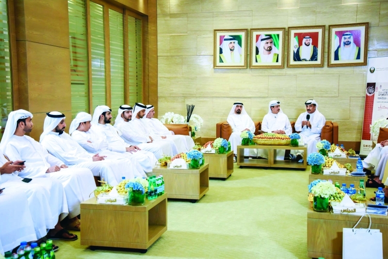 "■ جانب من مجلس الوزارة في دبي"
